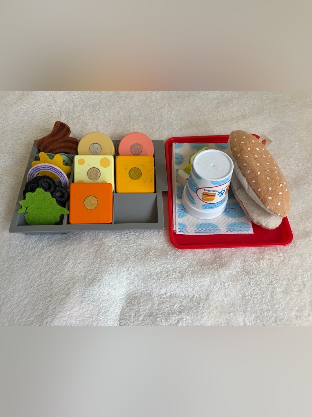 Melissa & Doug Slice and Stack Sandwich shop